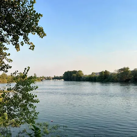 キャンプ場 Two Rivers Shkodër